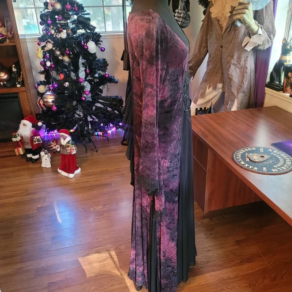 Gothic Burgundy and Black Dress - Picture 5 of 11